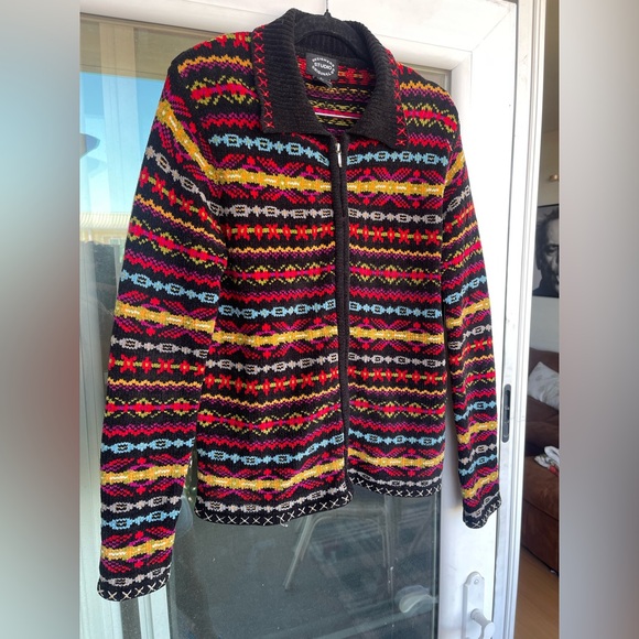Colorful Patterned Zip-Up Sweater - Picture 2 of 6